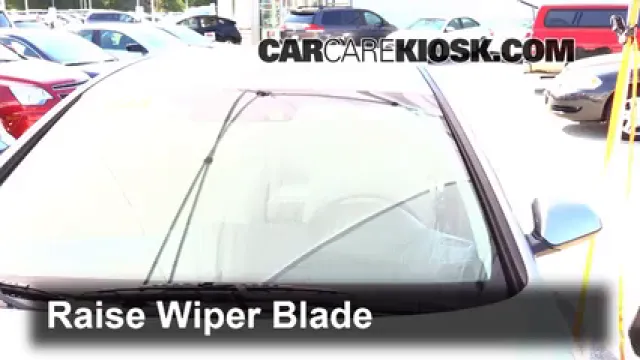 2015 Hyundai Sonata SE 2.4L 4 Cyl. Balais essuie-glace avant Changer les balais des essuie-glace